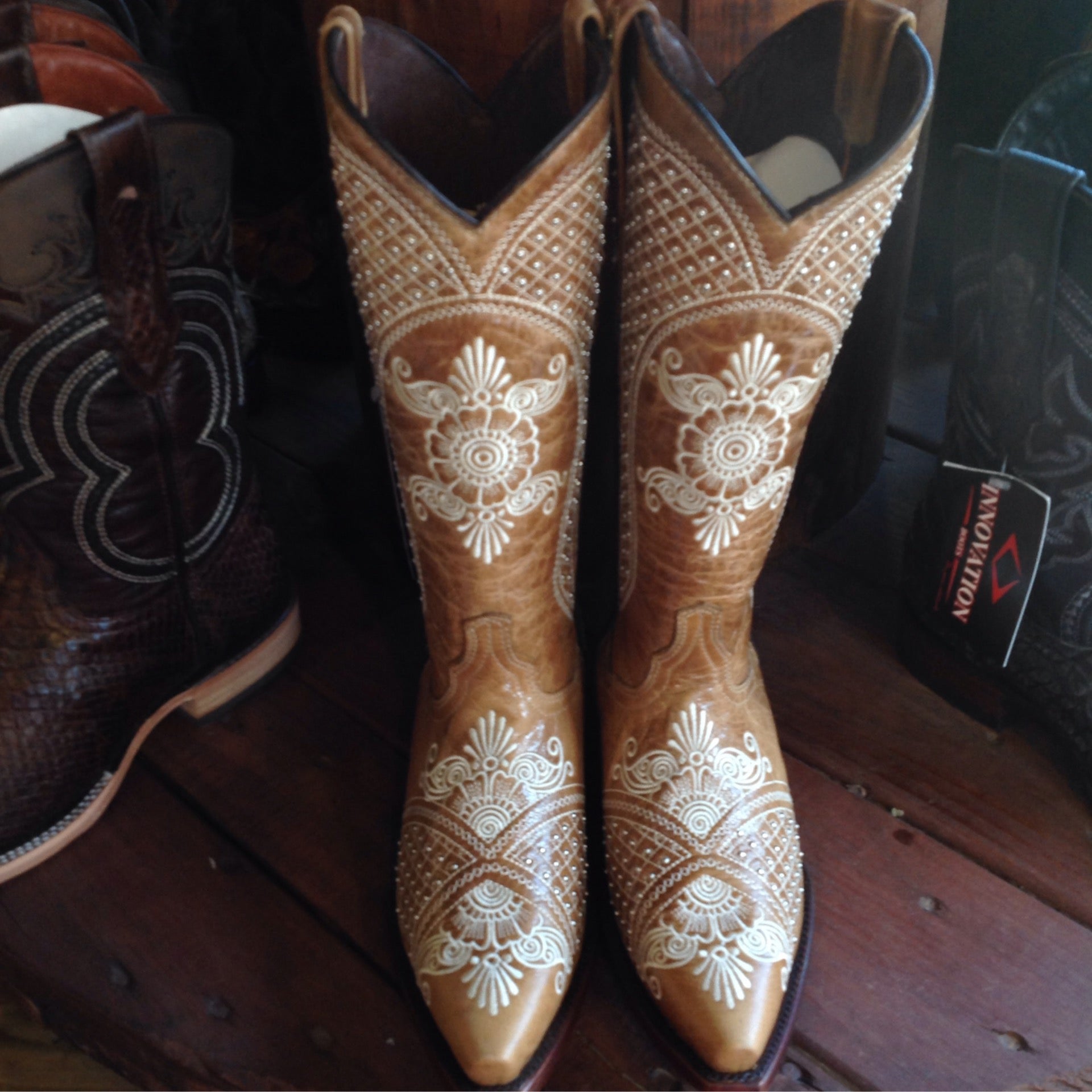 Alexa Orix Est. 351 MARFIL Texas Outlaw Boot and Fashion